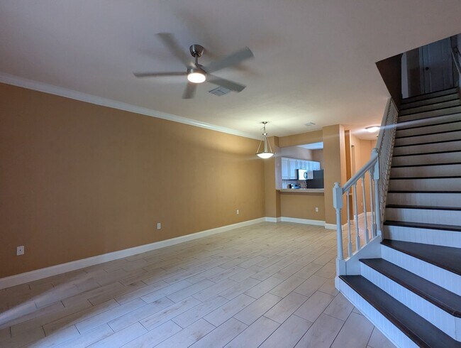 Building Photo - 2 Bedroom / 2.5 Bathroom Townhome – Magnolia Place