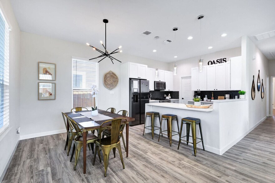 Building Photo - 1214 Hays St