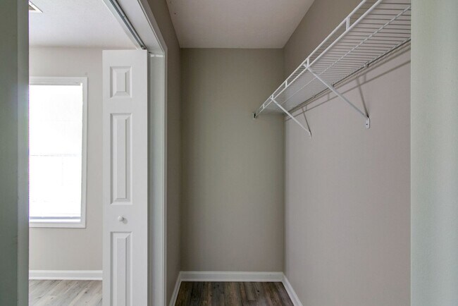Building Photo - 821 Oak Arbor Ct