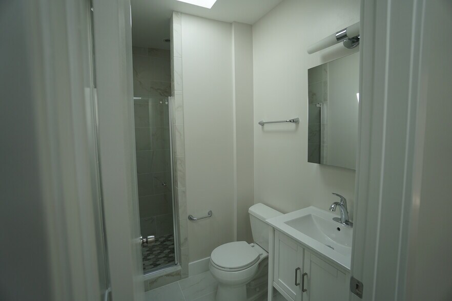 Building Photo - 2605 11th St NW