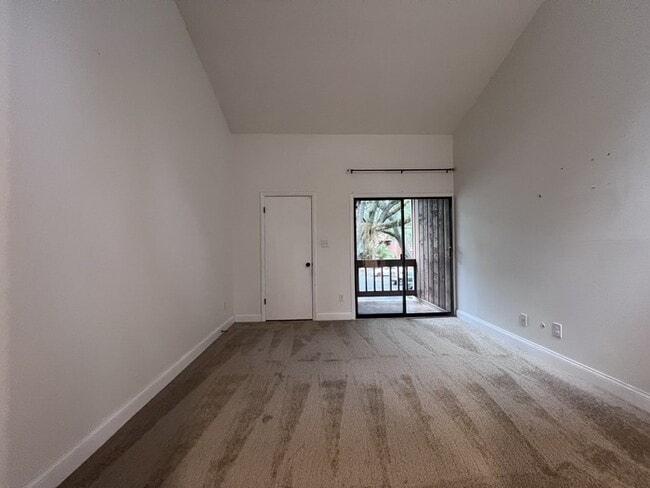 Building Photo - Desirable Sodo District, this spacious 2 b...