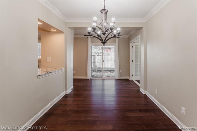 Building Photo - 1610 Yosemite Blvd