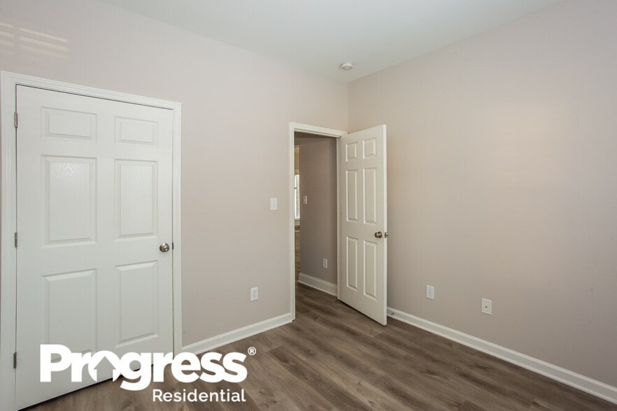 Building Photo - 2358 Wednesbury Ct