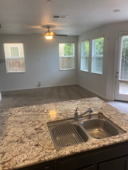 Building Photo - 7045 N Harmony Dr