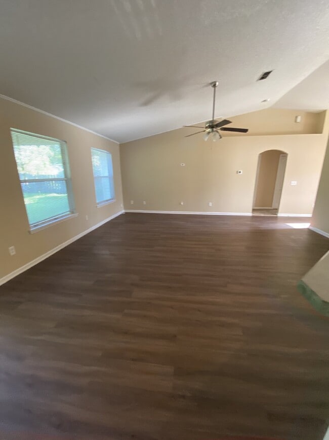 Building Photo - FOR RENT:  Charming 3-Bedroom Home with Sp...