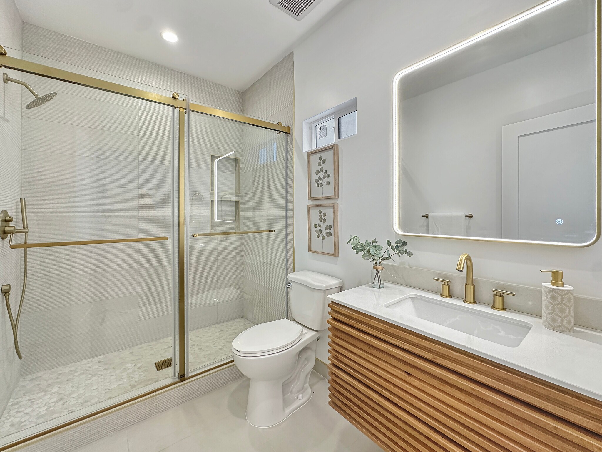 Building Photo - 4523 Saturn St