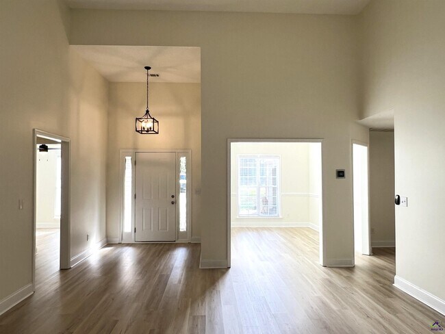 Building Photo - 134 Stone Brooke Dr