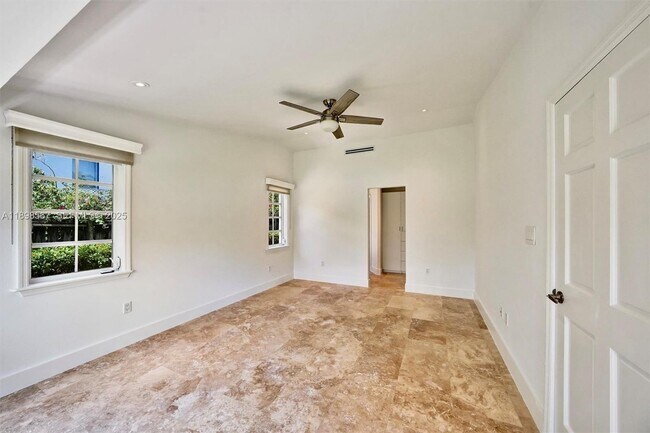 Building Photo - 255 Ridgewood Rd