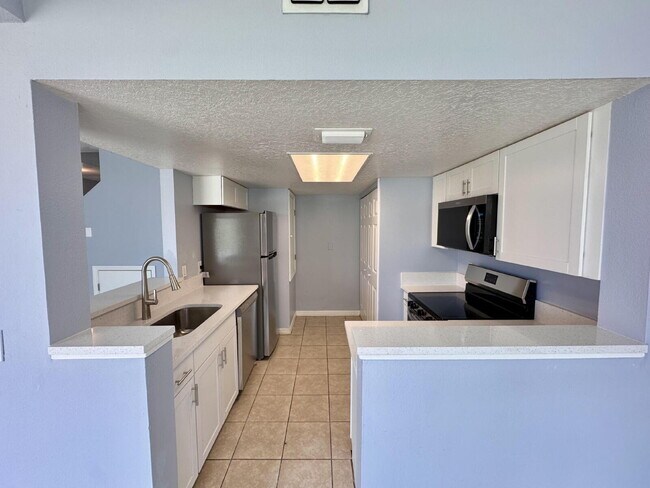 Primary Photo - For Rent – Recently Renovated 3 Bed / 2 Ba...