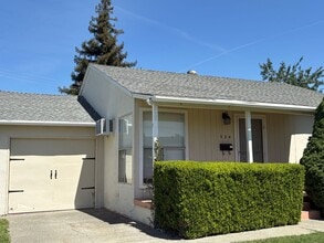 Building Photo - 324 Cottonwood St