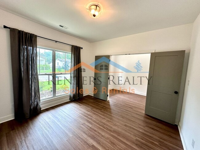 Building Photo - 3BR Home with Office, Bonus Room, Large Kitchen Island, 2-Car Garage & Large Yard – Huntsville Li...