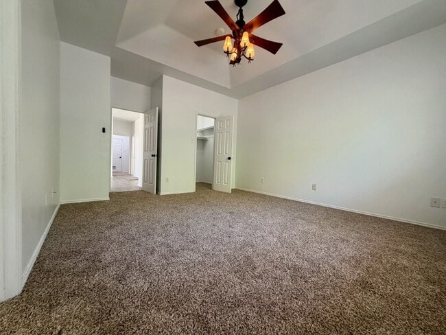 Building Photo - 5919 Waterford Dr