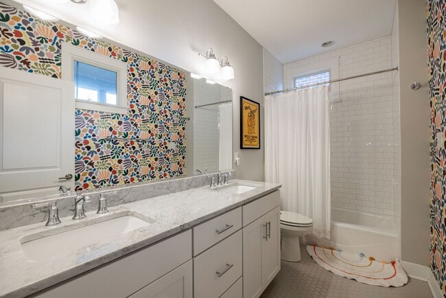 Building Photo - Amazing 3 Bedroom Home in Church Hill!! ***Available Early May 2026***