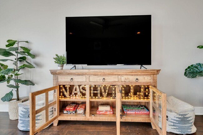 Building Photo - Nashville Skyline Retreat