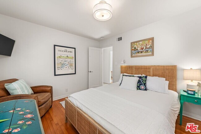 Building Photo - 8221 Delgany Ave