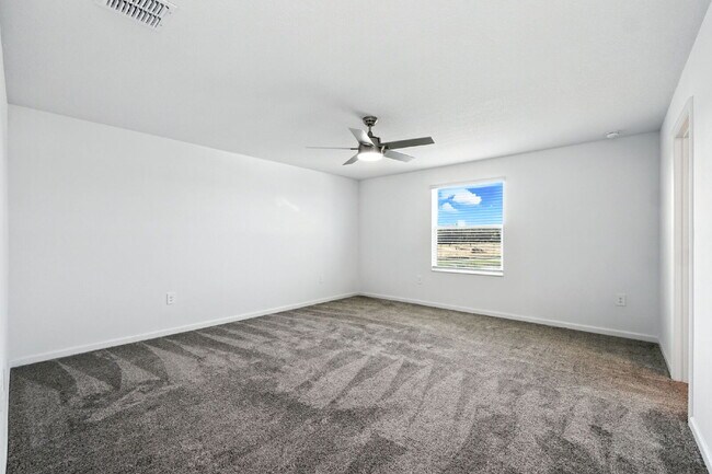 Building Photo - 4 Bed / 2.5 Bath Home – Available Septembe...