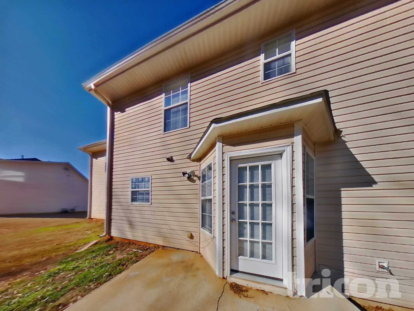 Building Photo - 636 Christina Pl