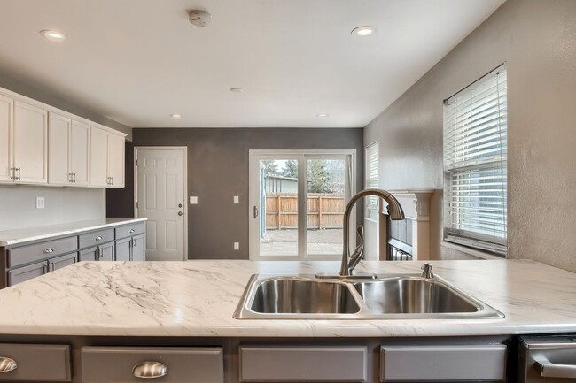 Building Photo - 4 Bedroom Home in Parker
