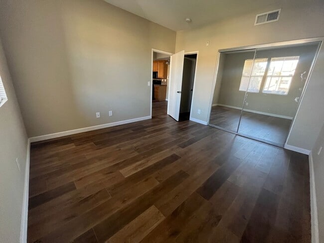 Building Photo - Cozy 2 bedroom apartment on East Palomar!