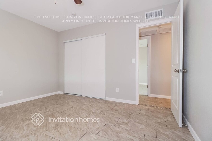 Building Photo - 4143 N 74th Dr
