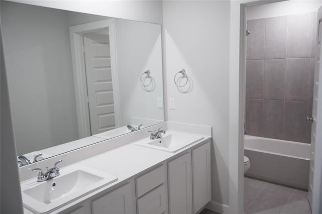 Building Photo - 3916 Nasworthy Dr