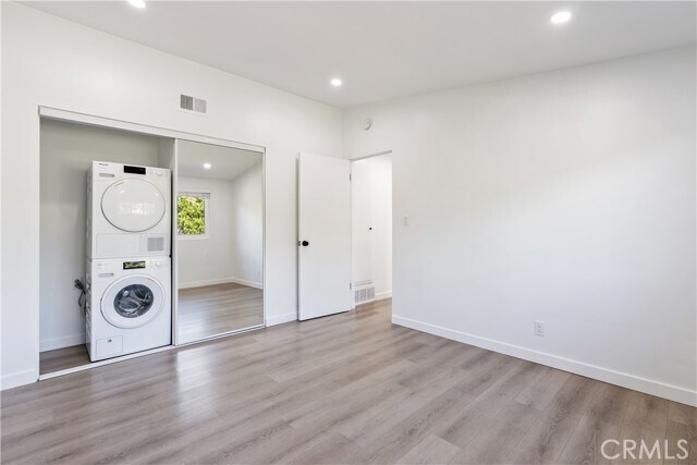 Building Photo - 3205 Bayside Dr