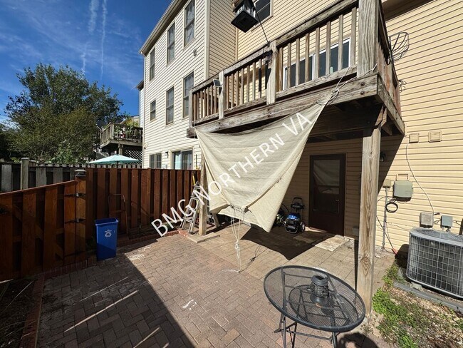 Building Photo - 7343 Rokeby Dr