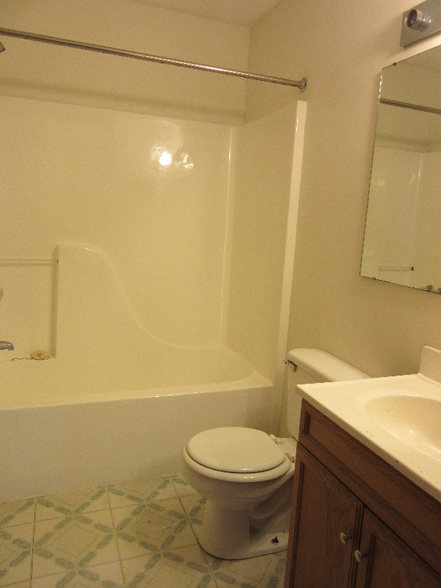 Building Photo - 4237 Auburn Rd