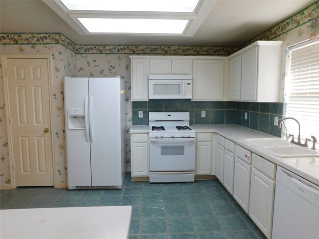 Building Photo - 3702 Heritage Colony Dr