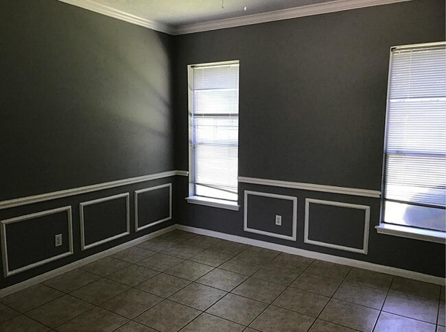 Building Photo - 4806 Sunshine Dr