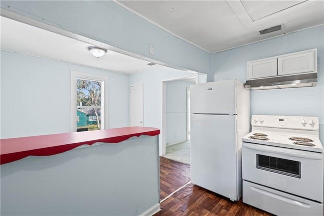 Building Photo - 2063 S Gimon Cir