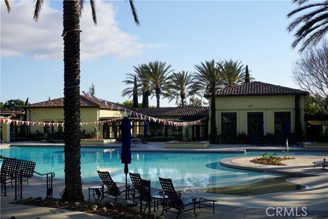 Building Photo - 72 Chantilly