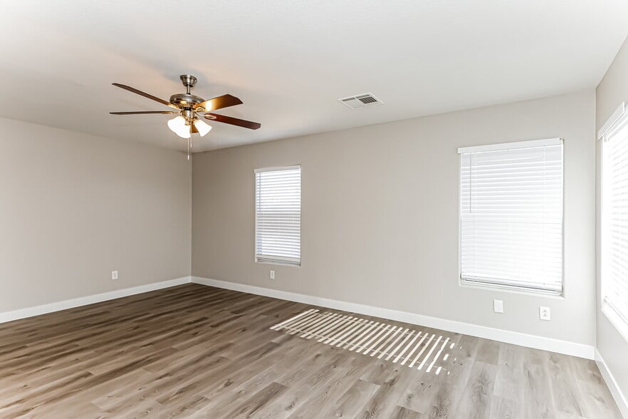 Building Photo - 570 Swiss Cottage Ave