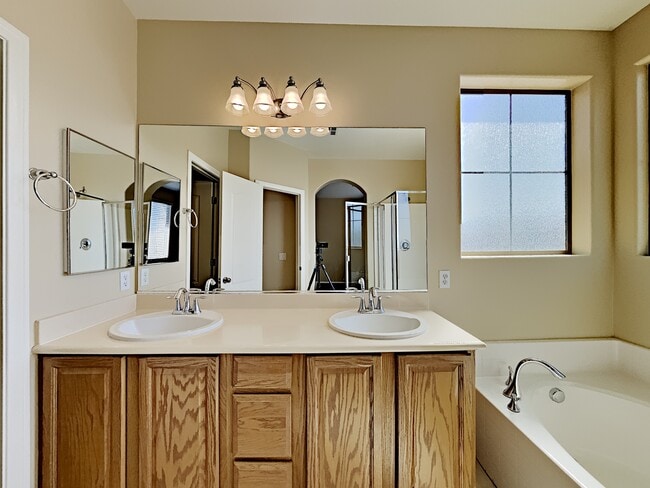 Building Photo - 632 Mauna Kea Pl