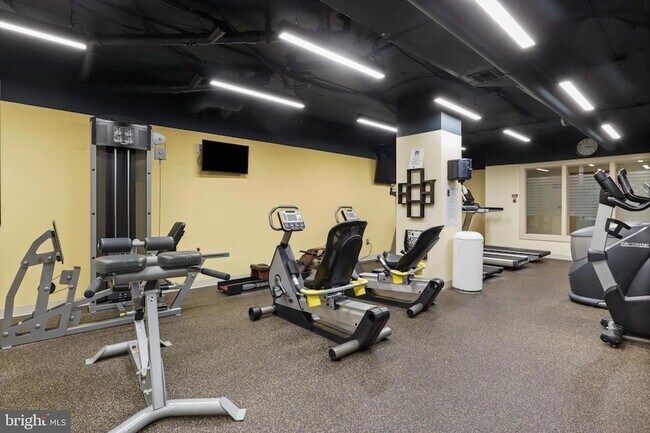 Building Photo - 5500 Holmes Run Pkwy