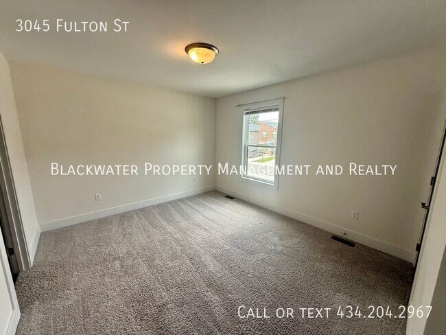 Building Photo - 3045 Fulton St