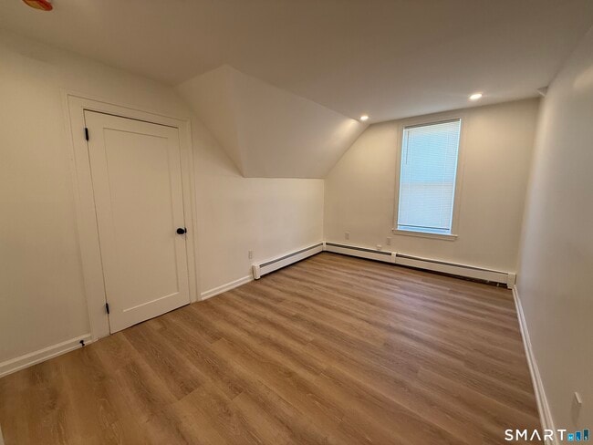 Building Photo - 45 Mahl Ave