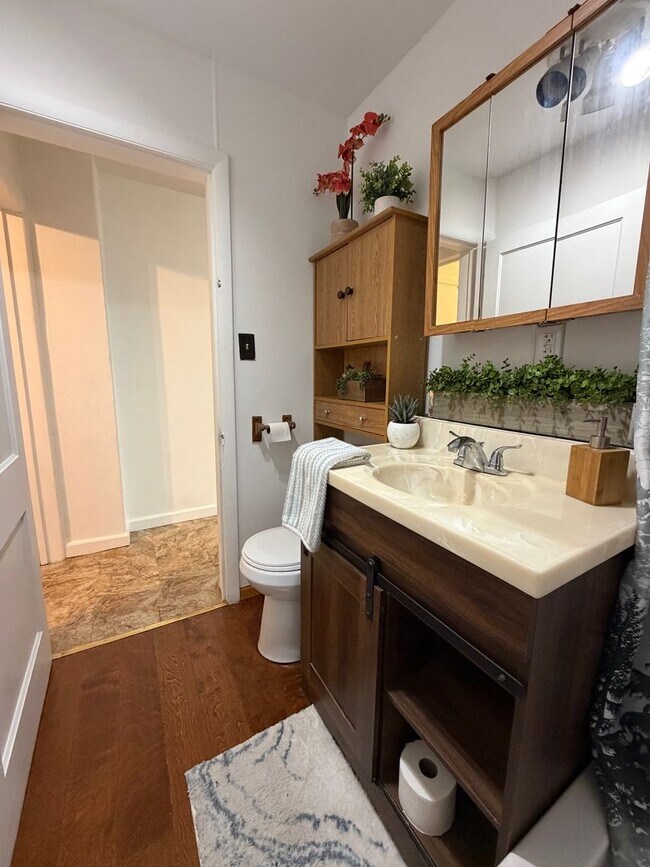 Building Photo - 3 bed, 1 bath home in Evansdale.