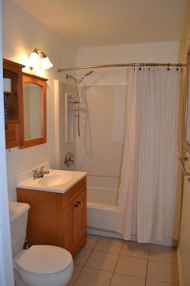 Building Photo - 317 Mabry St