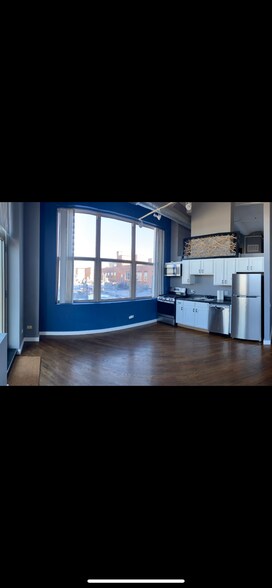 Building Photo - 500 S Clinton St