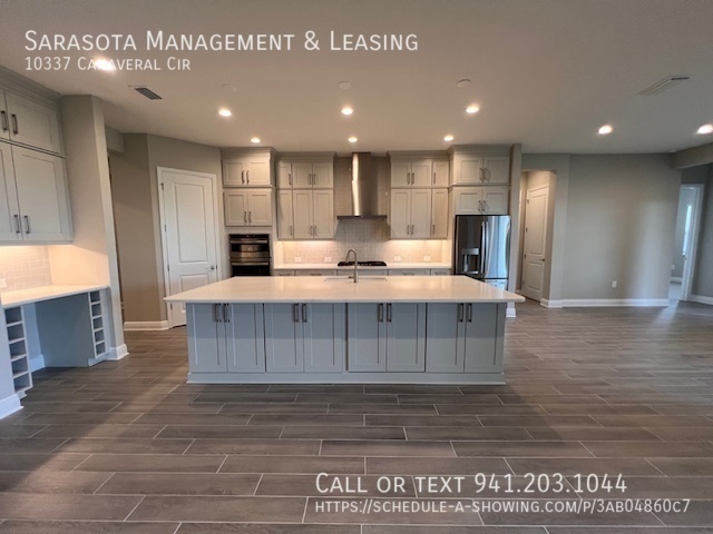 Building Photo - 10337 Canaveral Cir