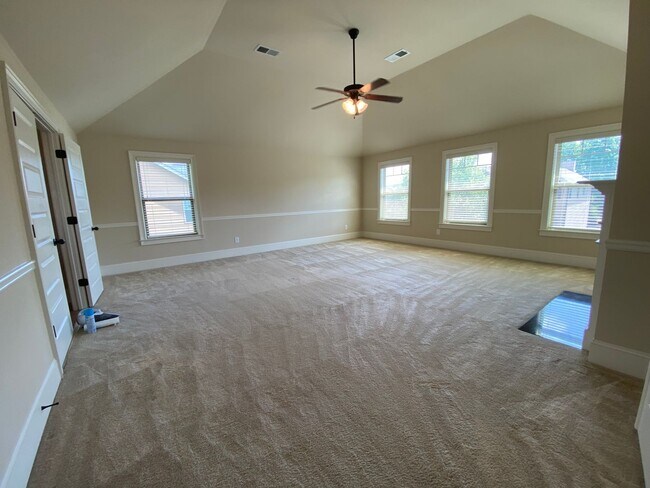 Building Photo - 735 Porter Ln