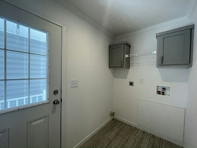 Building Photo - 13128 Lemon Ave
