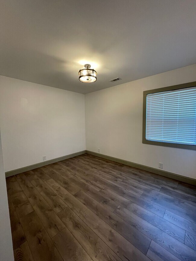 Building Photo - 3032 Choctaw Dr