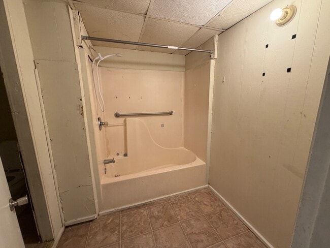 Building Photo - 215 Adams St