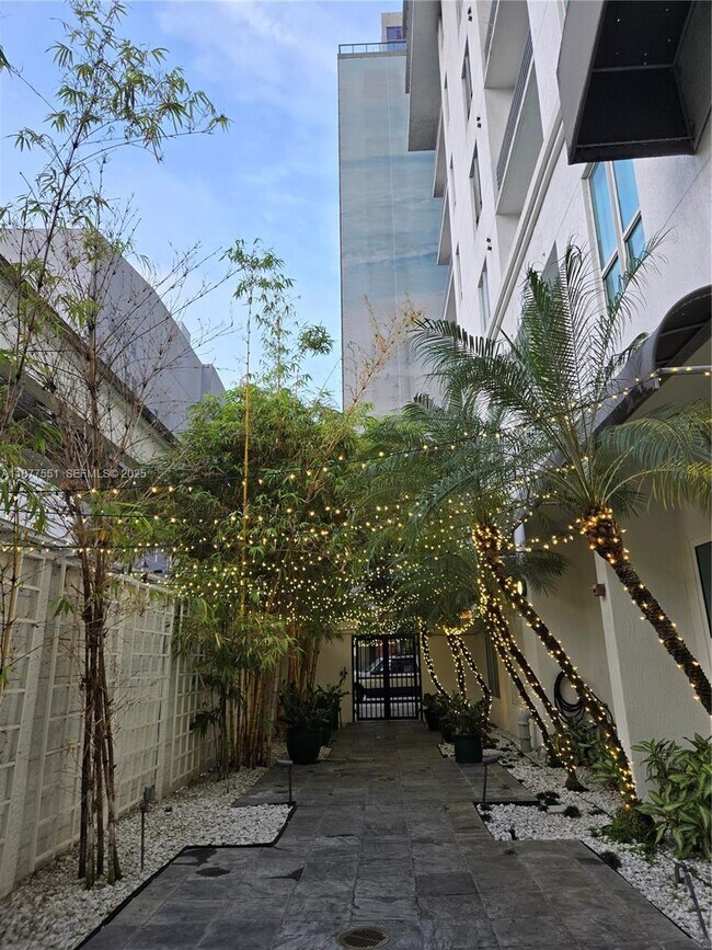 Building Photo - 234 NE 3rd St