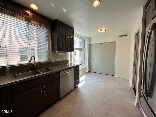 Building Photo - 1841 Bushnell Ave