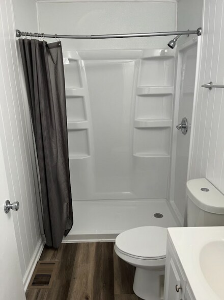 Building Photo - 1218 McCullough Pike