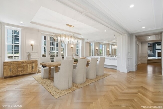 Building Photo - 2700 N Lakeview Ave