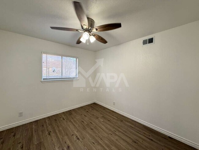 Building Photo - 317 E Lindbergh Blvd